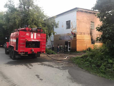 Вчера утром в Невьянске сгорел продуктовый магазин