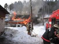 Вчера днем в Невьянске горел дом