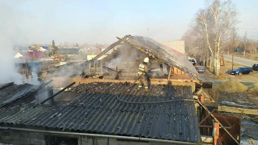 В Невьянске полыхали дома в частном секторе