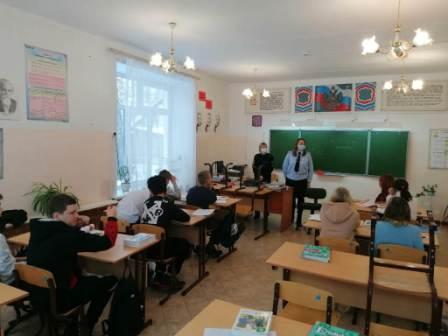 В рамках проведения оперативно-профилактической акции «Дети России – 2021» проведены беседы с учащимися вечерней школы города Невьянска