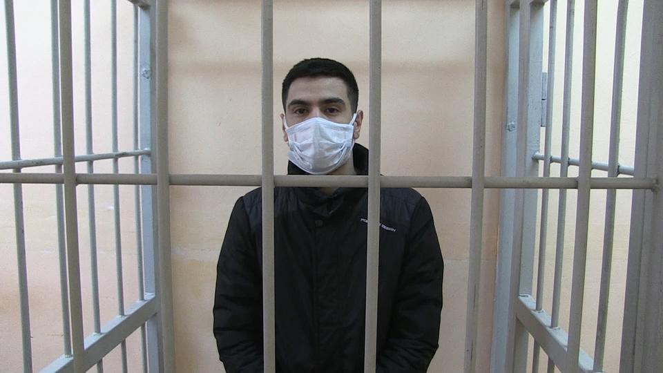 Фальшивые купюры в обмен на дорогие гаджеты. В Екатеринбурге полиция задержала сбытчика поддельных денег из Невьянска