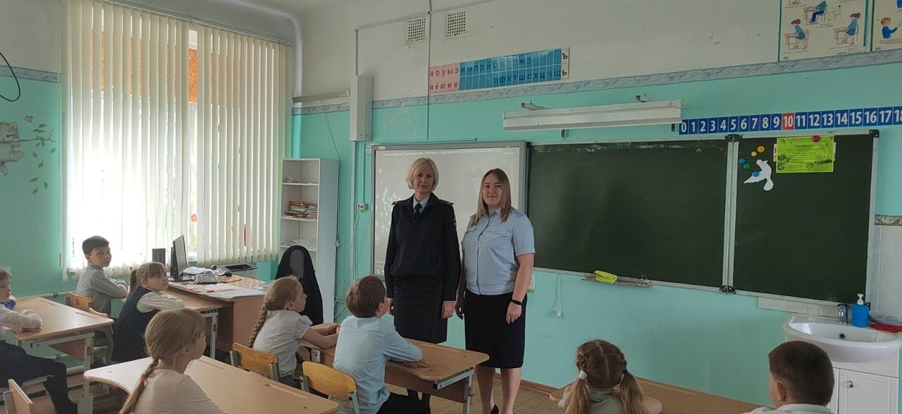 В преддверии Международного дня защиты детей сотрудники МО МВД России «Невьянский» провели со школьниками профилактические беседы
